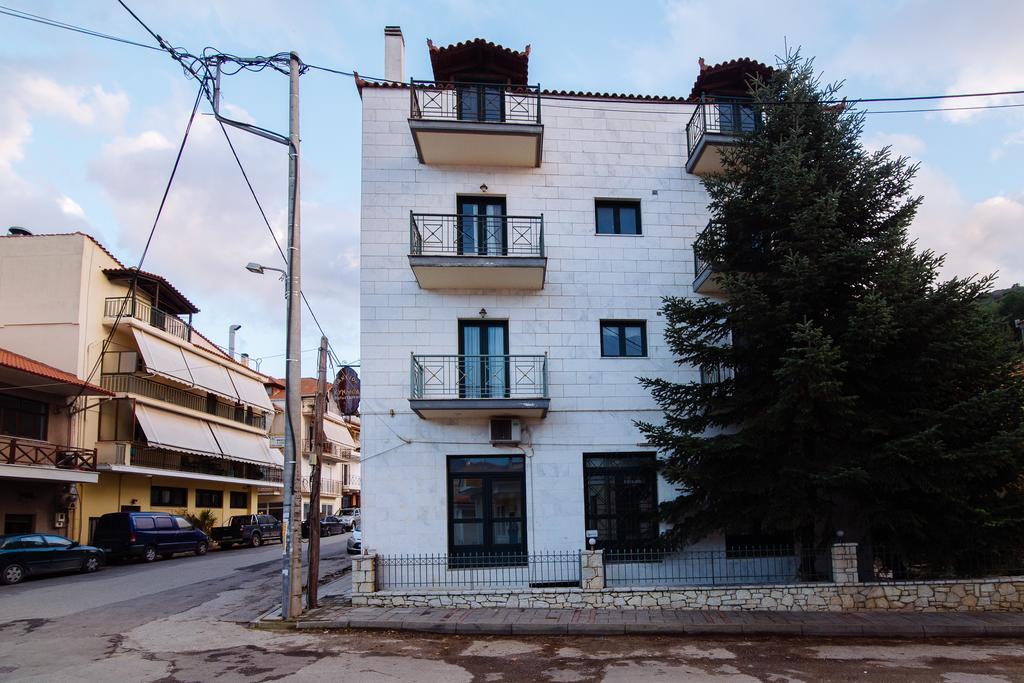 Papastavrou Apartments كالافريتا المظهر الخارجي الصورة