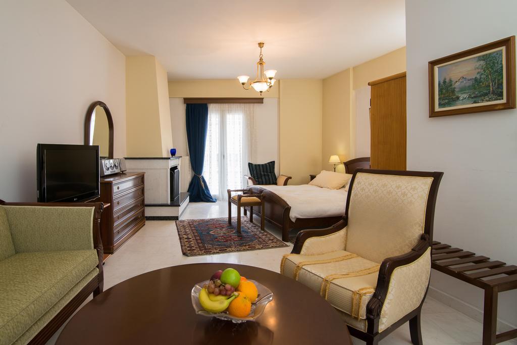 Papastavrou Apartments كالافريتا الغرفة الصورة