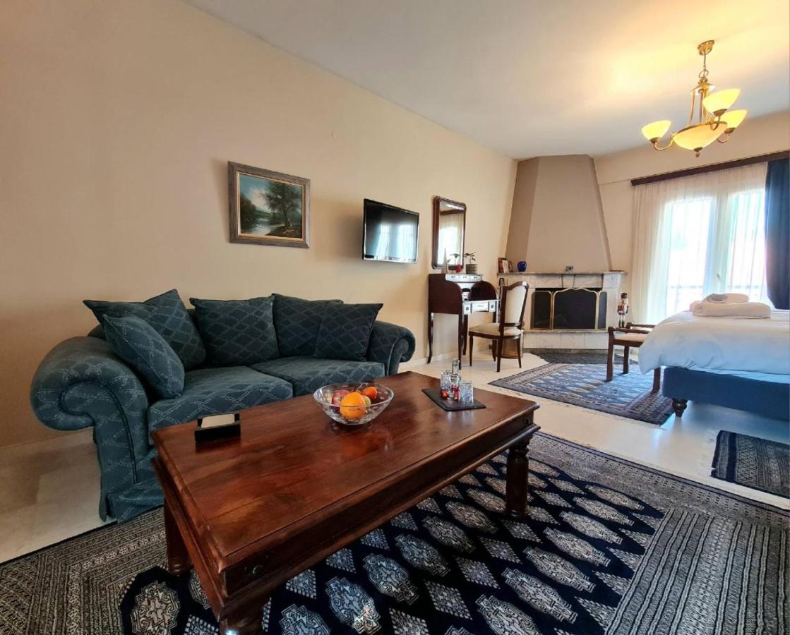 Papastavrou Apartments كالافريتا المظهر الخارجي الصورة